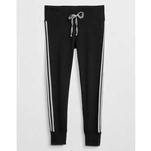 GapFit Blackout Drawcord Side stripe jogger XL NWOT